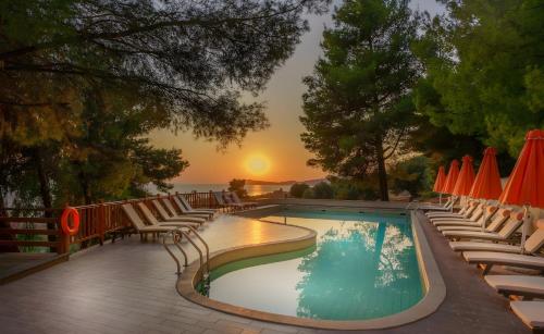 הסביבה הקרובה, Rahoni Cronwell Hotel by Diomedes Group in כלקידיקי