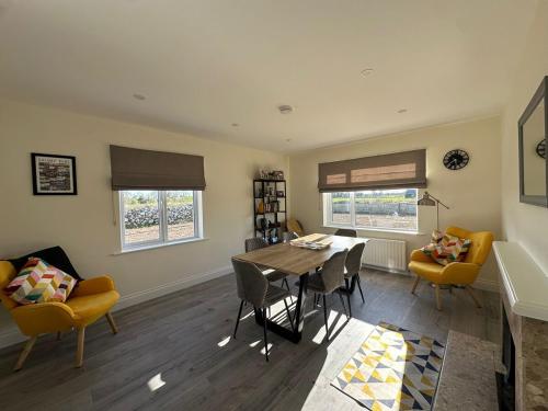 Cosy Claregalway Cottage in Claregalway
