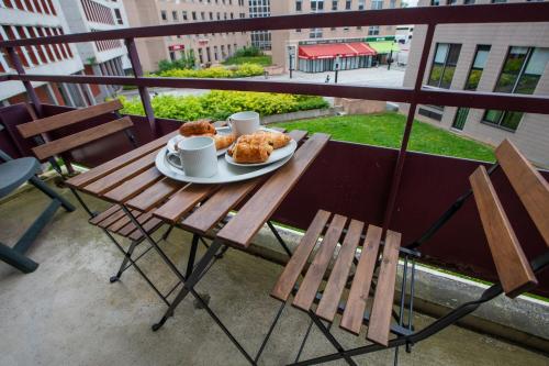 Chez moi Sympa Cozy Gare Parking privé inclu (Chez moi Sympa Cozy Gare Parking prive inclu) in 蒙提尼布列東內