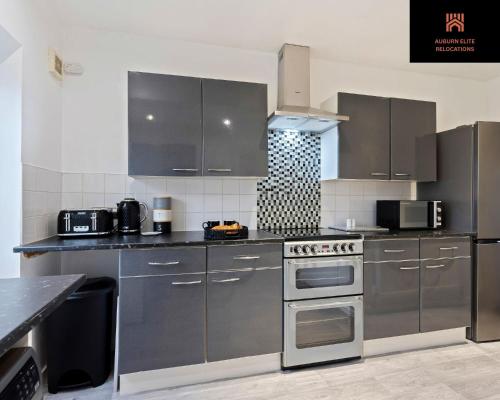 Stylish 3 Bedroom Contractor Stay House in Birmingham B23 near M6 & Fort Dunlop with Free Parking and WiFi, Birmingham (zdjęcie 9)
