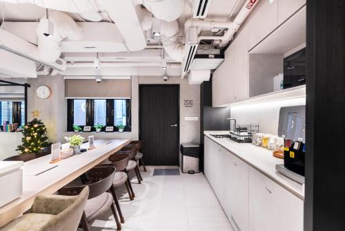 共用ラウンジ/TVエリア, ジュ― カプセル ホテル (Jyu Capsule Hotel) in チャイナタウン