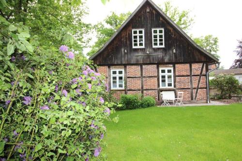 FW Alte Bauernkate "Kaminstube" in 法斯伯格
