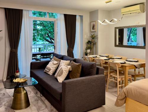 Pico De Loro 2BR Condo Unit in Pico de Loro (Cutad) Cove