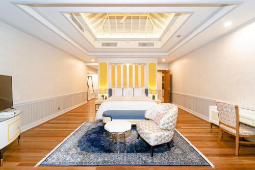 room detail thumbnail 0