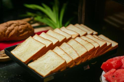 The Emissary Hanoi Hotel & Spa - image 4
