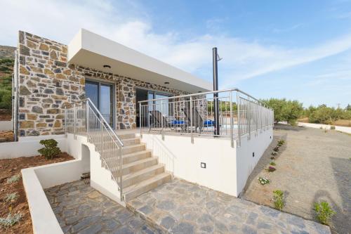 Chryselia Suites- Private Pool in Viannos