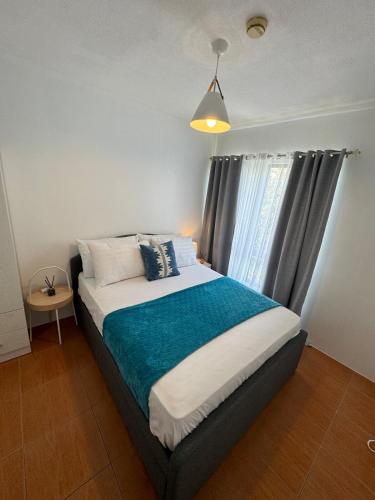 Modern Minimalist Luxe Retreat 2 Bedroom with parking, Metro Manila