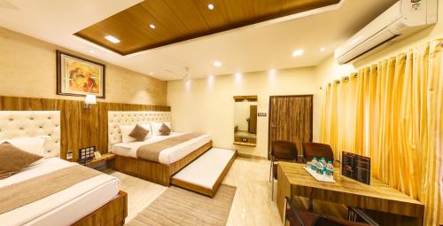 2 queen beds