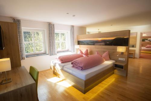 Hotel & Gasthof Hubertushohe - Ihr Hotel fur Urlaub mit Hund in Schmallenberg