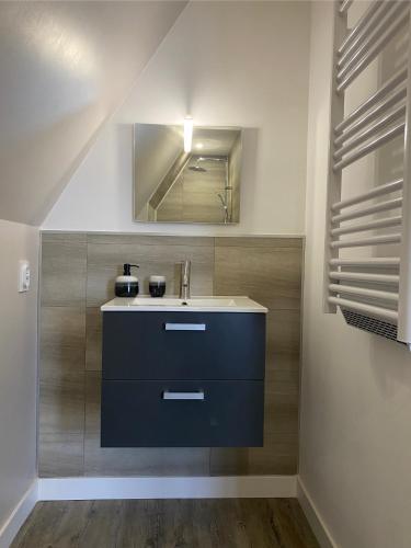 ฝักบัว, Appartement Villa Medena - Classé 3 étoiles (Appartement Villa Medena - Classe 3 etoiles) in มาแยน