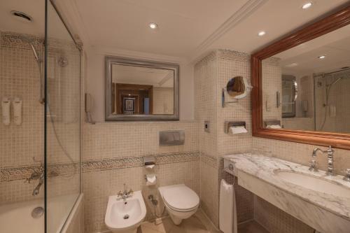 Superior, Queen or Twin Room Garden View image 3