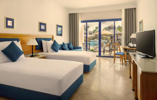 Superior, Queen or Twin Bed, Pool View image 2