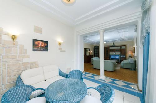 Михайлівска 15 5к