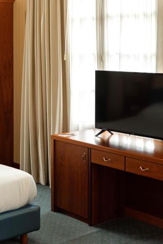 PHI Hotel Astoria - image 6