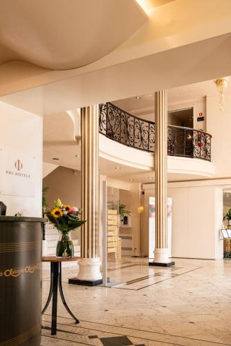 PHI Hotel Astoria - image 12