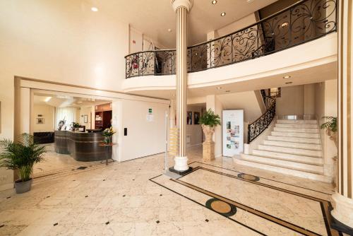 PHI Hotel Astoria - image 8