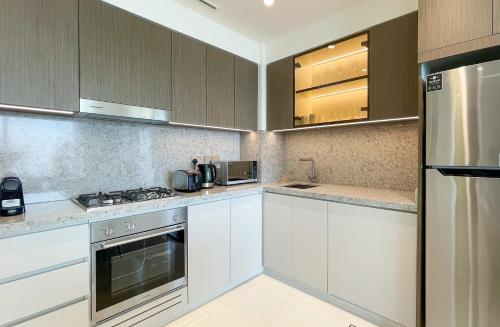 Elite LUX Holiday Homes - Beachfront 1BR Oasis Stunning Views By Elie Saab, Dubai (foto 7)
