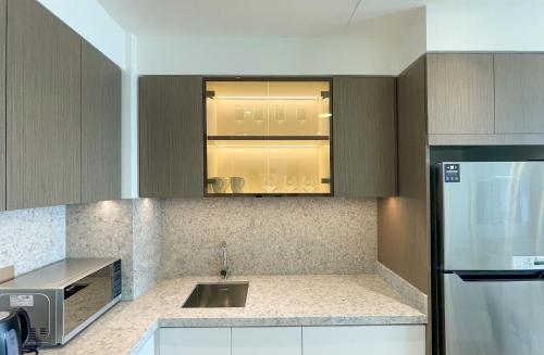 Elite LUX Holiday Homes - Beachfront 1BR Oasis Stunning Views By Elie Saab, Dubai (foto 8)