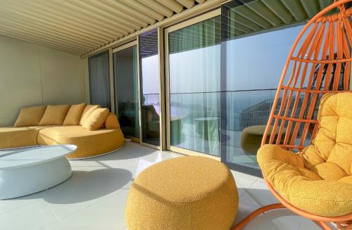 Elite LUX Holiday Homes - Beachfront 1BR Oasis Stunning Views By Elie Saab, Dubai (foto 9)