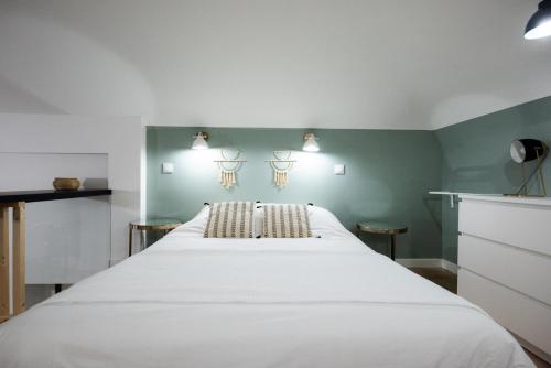Le duplex d'André - Un écrin cosy et design pour 2 - Tap to explore photos