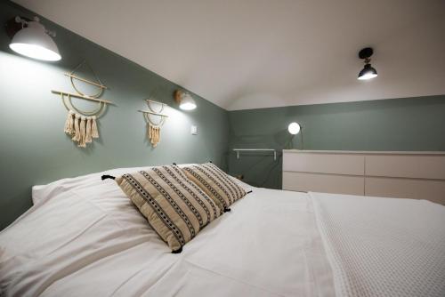 Le duplex d'André - Un écrin cosy et design pour 2, Lyon (photo 8)
