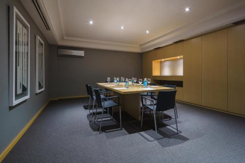 AC Hotel Almeria - image 10