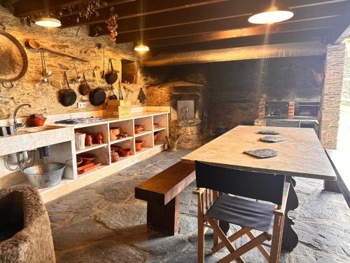 ห้องครัว, Casa do Porco - Farm Stay & Spa no Douro in กองโดมาร์
