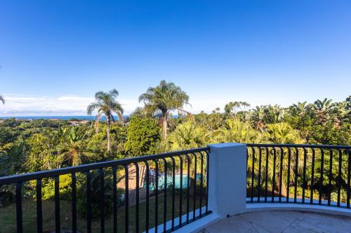 Three-Bedroom Apartment with Balcony image 10
