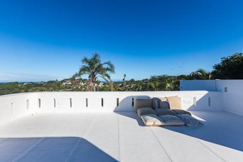 Three-Bedroom Apartment with Balcony image 6