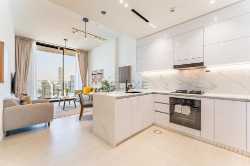Skyline and Community Views 1BR, Near Mall and Community Park, Binghatti Onyx, Jumeirah Village Circle by Deluxe Holiday Homes, Dubái (foto 7)