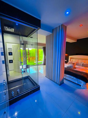 1 queen bed