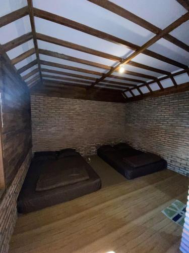 Avrilla Ijen Homestay & Cafe in ลิจิน