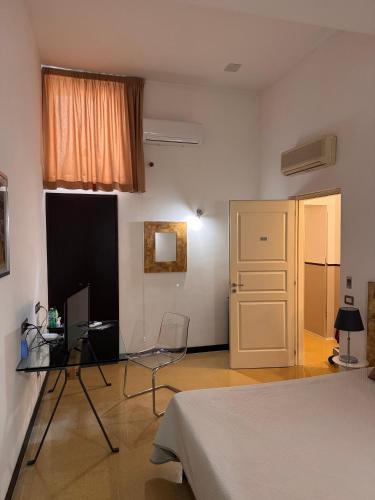 Classic Double Room image 4