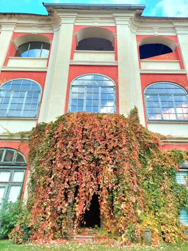 Buitenkant, Relaxing Days at Renaissance Castle - 2BR in Ilz