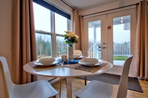 Detente Nature bord de Lac #2 Spa Sauna & Foyer in Ste Brigitte De Laval (QC)