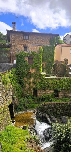 A szálláshely kívülről, El Descanso de Las Hurdes in Pinofranqueado