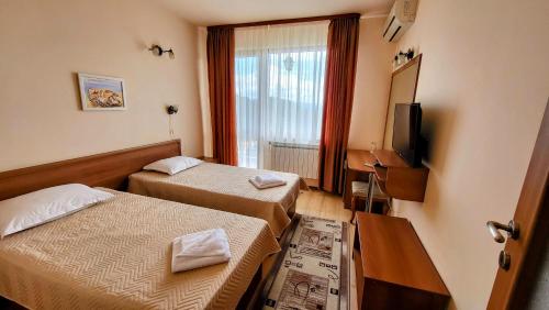 Double Room with Pool Access