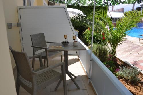 Mediterranea Apartments Room Type - Studio with Pool View