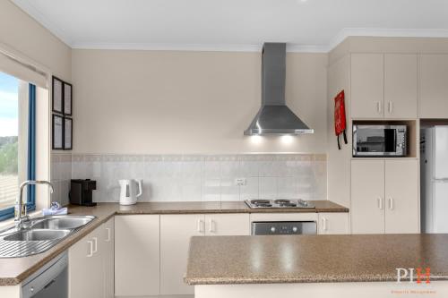 Kavavilla Cowes Close to Beach - image 2