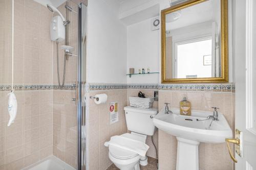 Deluxe Double Room with Shower image 3