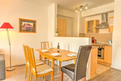 Budapest City Center Apartments - image 4