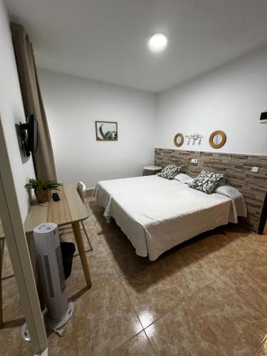 Hostal Residencia Cardona - main image