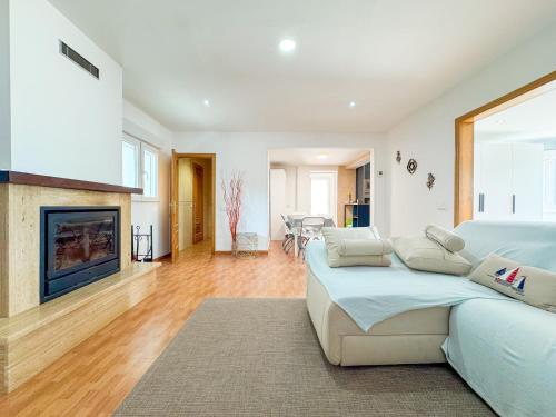 341 négyzetméteres, 4 hálószobás Villa 2 fürdőszobával Reus területén (Villa Yenny ) near Reus repülőtér