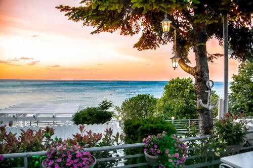 숙소 외관, Panorama Suites & Spa - Adults Only in 스토미오