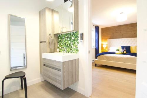 Detente Nature bord de Lac #5 - Spa Sauna & Foyer in Ste Brigitte De Laval (QC)