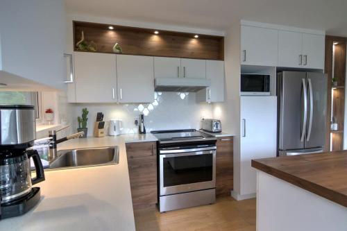 Detente Nature bord de Lac #5 - Spa Sauna & Foyer in Ste Brigitte De Laval (QC)