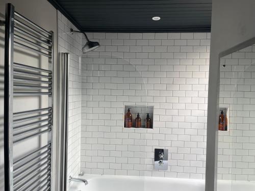 High St Flat - image 9