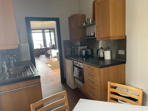 High St Flat - image 7