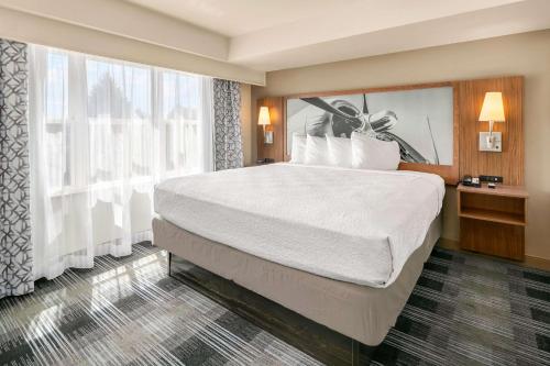 Best Western PLUS Navigator Inn & Suites - image 13