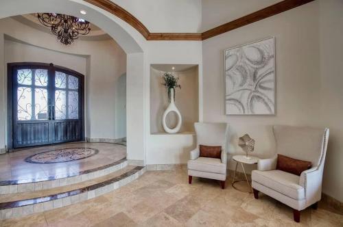 HoZho West Estate in แคร์ฟรี